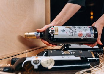 Modalitati incantatoare despre cum sa serviti vinul rose pentru un gust plin