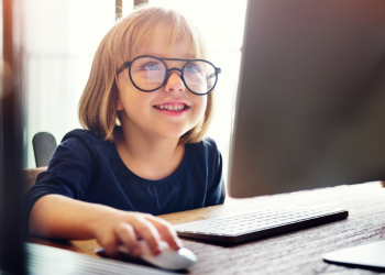 Riscuri la care sunt expuși copiii în mediul online